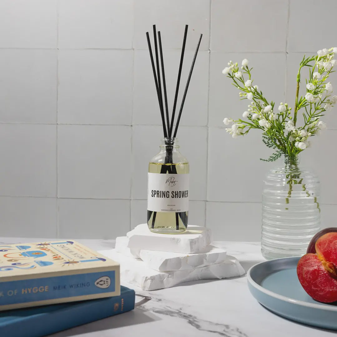 Market Candle Company - Spring Shower Diffuser Reeds White